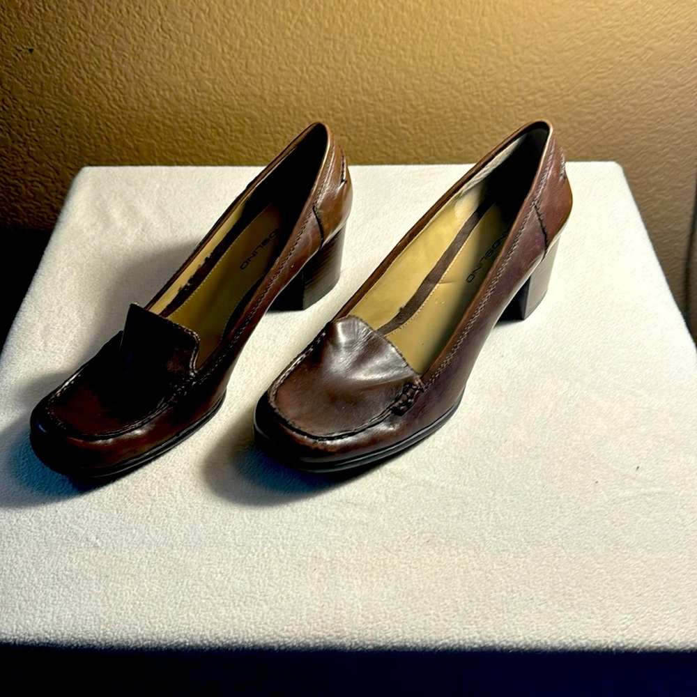 Pair of women’s brown Bandolino’s work shoes 8&1/2